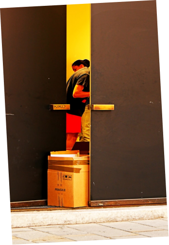 Remise d’un colis au destinataire